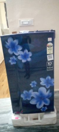 New fridge for sale it's only 2 month old
